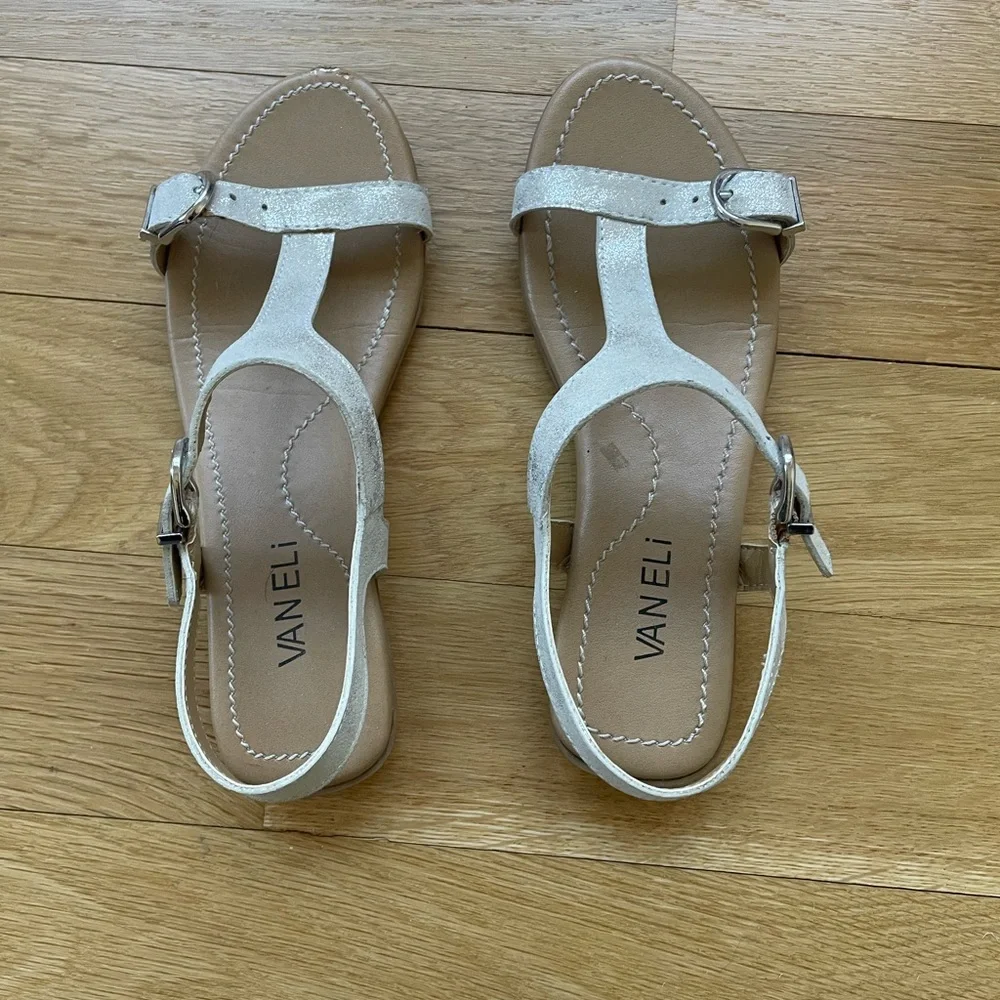 VANELI Shiny Silver Strap Sandals Woman size 4.5